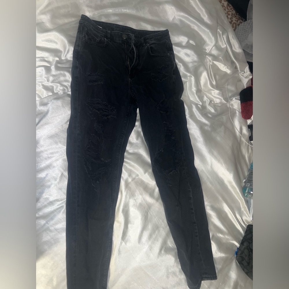 Black ripped boyfriend jean